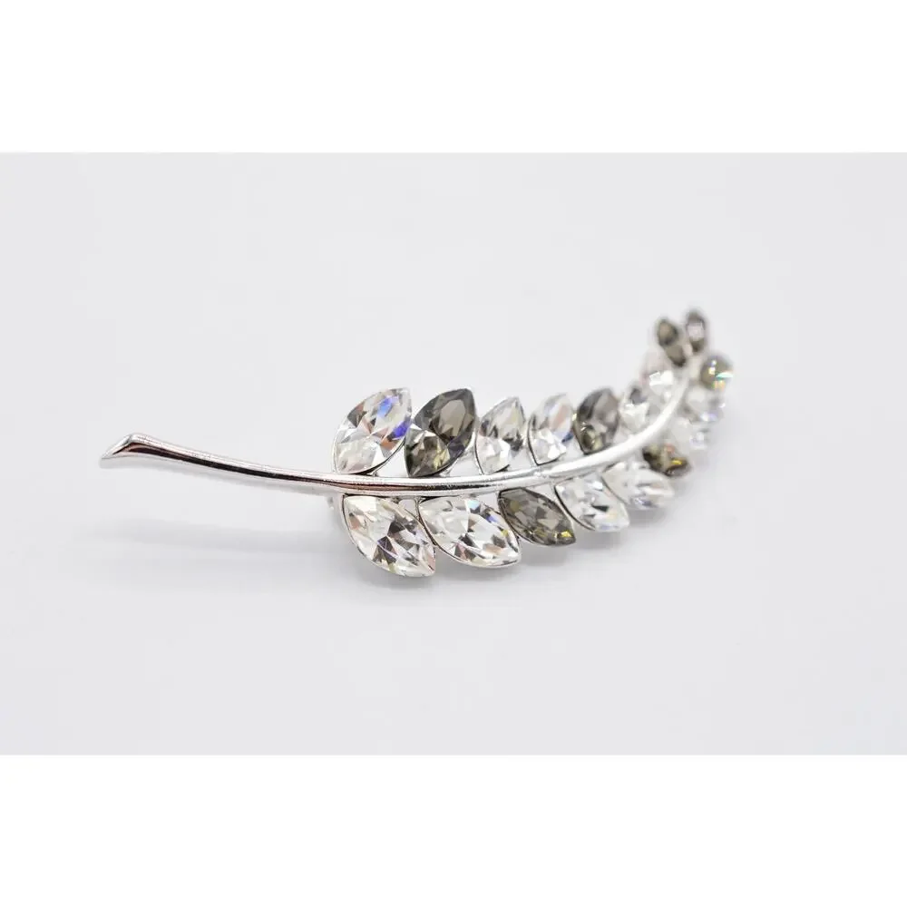 Givenchy gorgeous pin